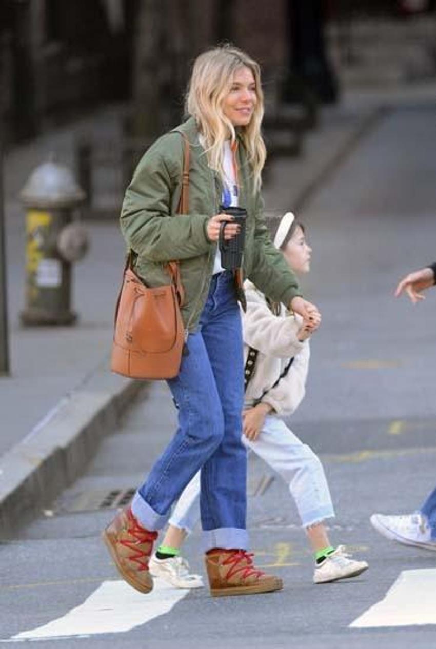 Oyuncu Sienna Miller yumurtalarını dondurduğunu açıkladı!