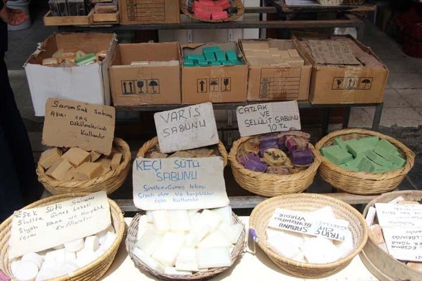 Selülit ve çatlakları yok ediyor! Terleme ve kötü kokuyu da hapsediyor, tanesi 25 lira...
