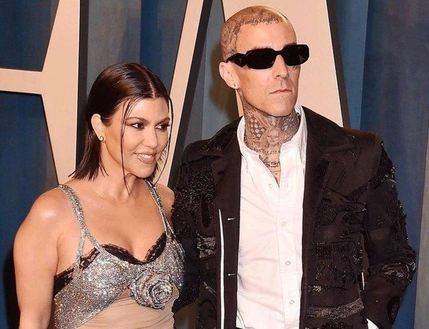 Kourtney Kardashian ile Travis Barker evlendi!