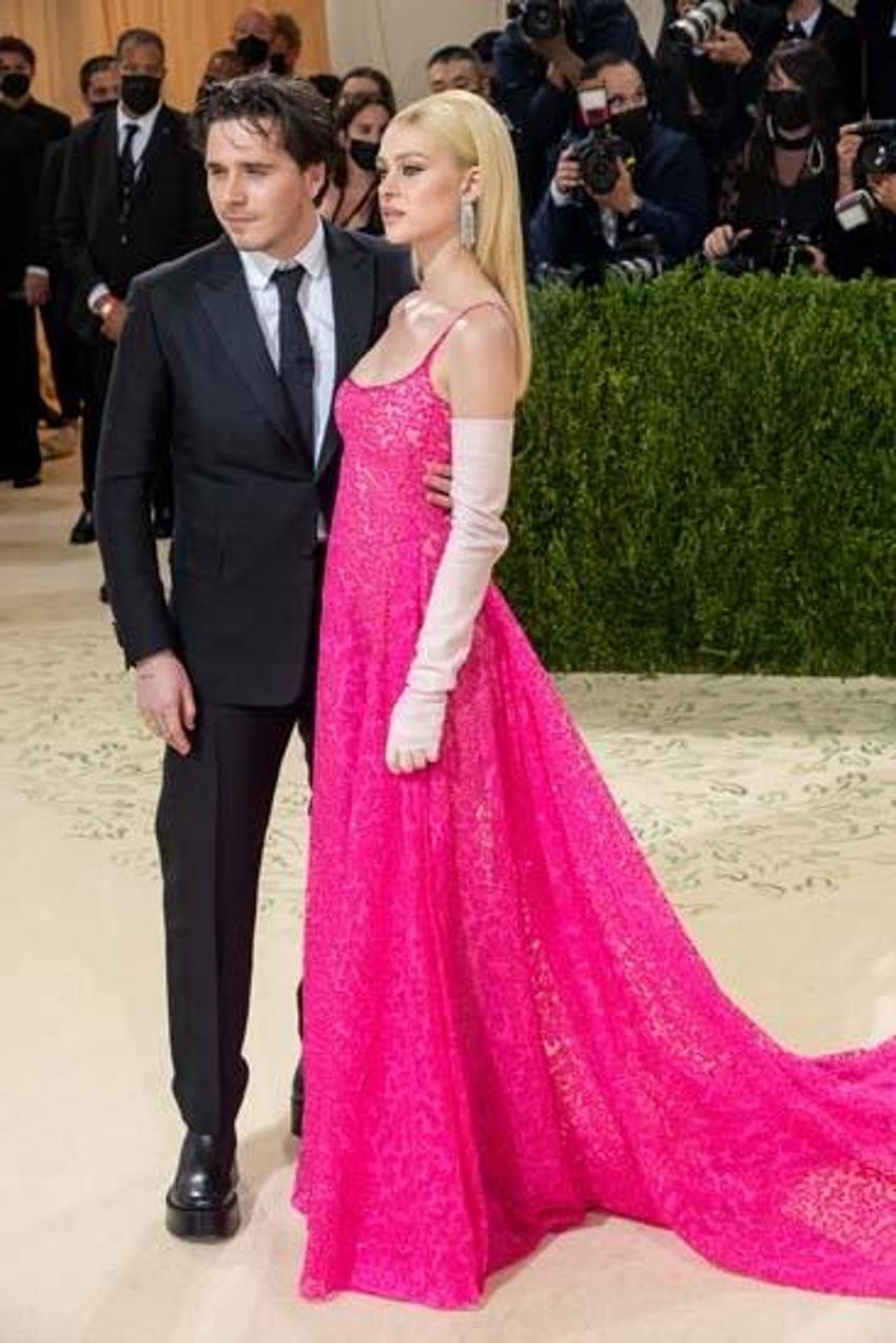 Brooklyn Beckham ve Nicola Anne Peltz'in düğününe geri sayım başladı! Evlilik sözleşmesi...