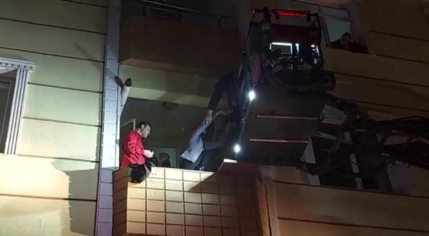 Komşularının kabusu olan kadının yaşadığı binada yangın; 5 kişi hastaneye kaldırıldı