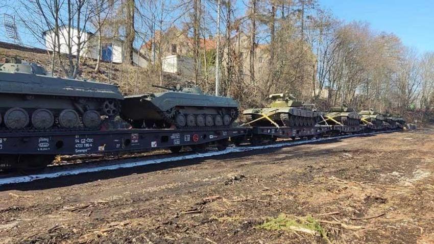 Dünyanın en güçlü ülkeleri belli oldu! Avrupa diken üstünde, yeni savaş sesleri geliyor! Sevkiyat başladı! İşte ülkelerin uçak, asker, tank, nükleer başlık sayıları...