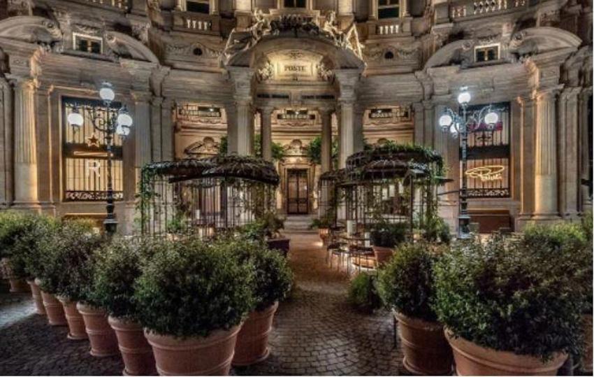 İtalya'nın başkenti Roma Starbucks'a yenik düştü! İlk şube açıldı