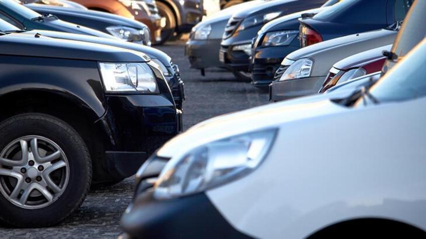 Ucuz sıfır araçlar! Araba fiyatları değişti! En ucuz ve en çok satılan otomobiller belli oldu, işte yeni fiyat listesi...