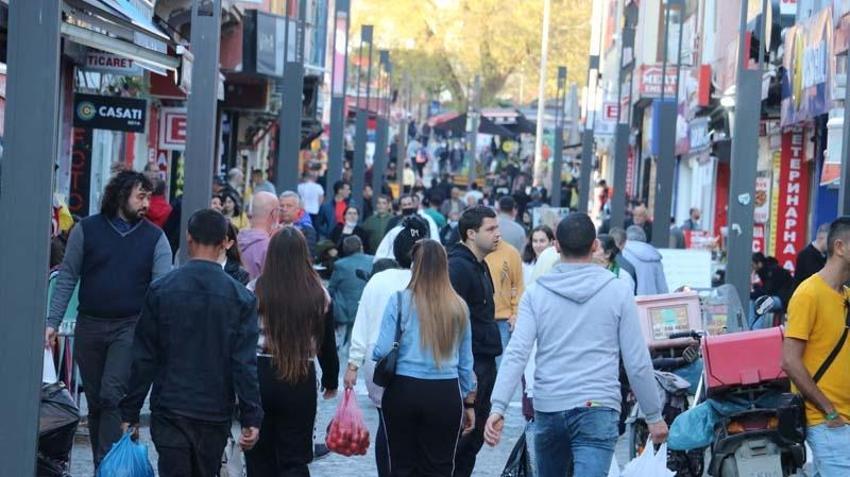 Çarşı ve pazarda Bulgar turist bereketi: Adım atacak yer kalmadı