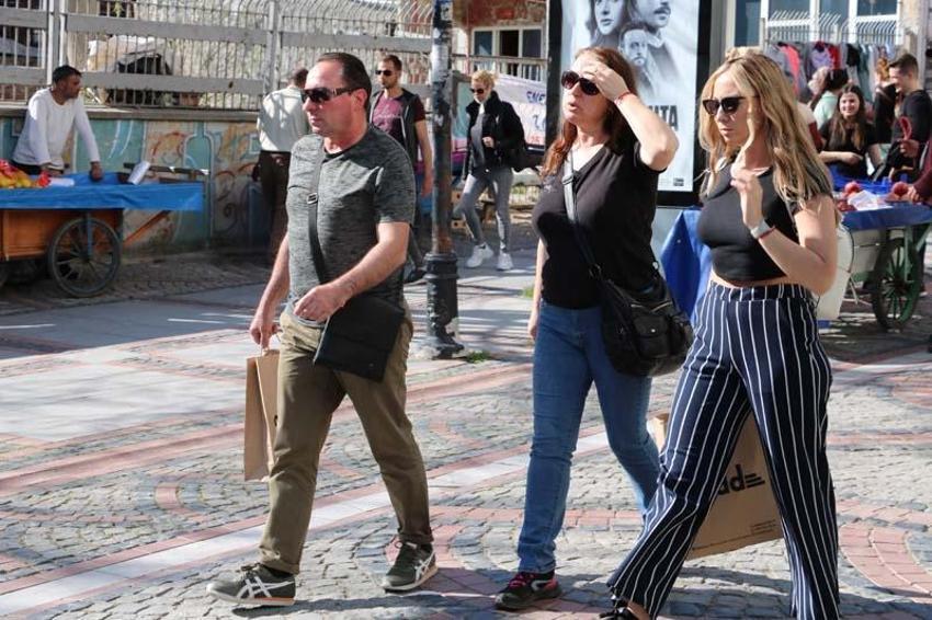 Çarşı ve pazarda Bulgar turist bereketi: Adım atacak yer kalmadı
