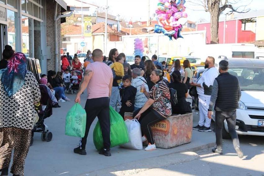Çarşı ve pazarda Bulgar turist bereketi: Adım atacak yer kalmadı