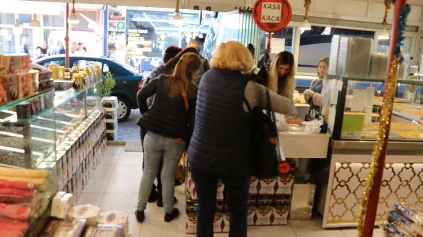Çarşı ve pazarda Bulgar turist bereketi: Adım atacak yer kalmadı