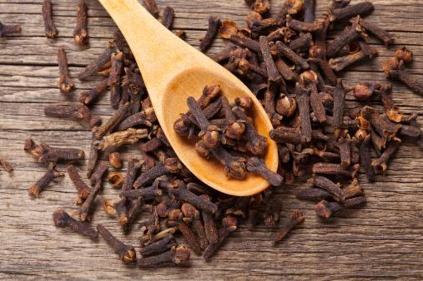 Karaciğeri temizliyor! Kan şekerini dengeliyor, kansere kalkan... Vücuttaki zehri söküp atıyor, günde iki diş yeterli...