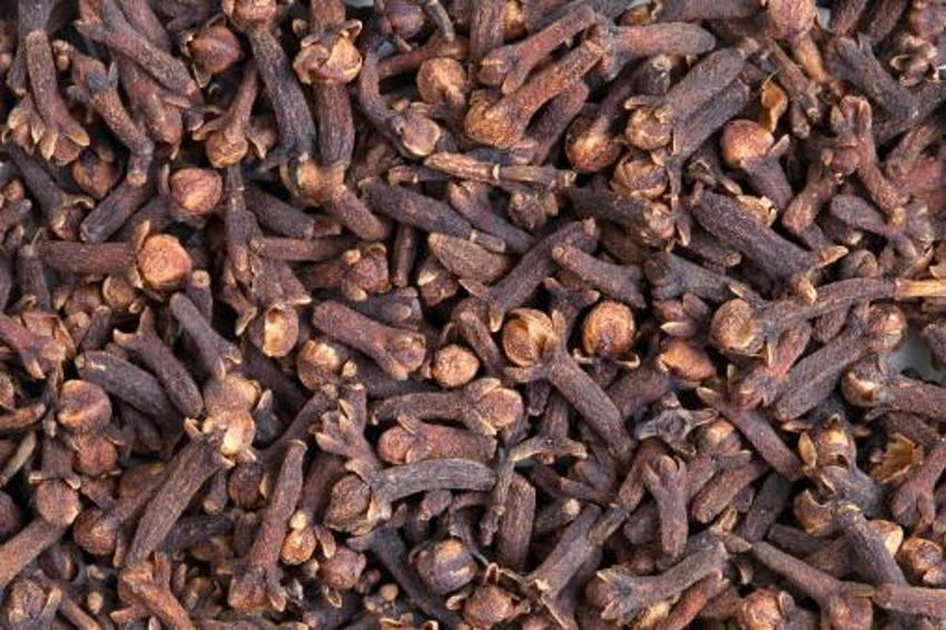 Karaciğeri temizliyor! Kan şekerini dengeliyor, kansere kalkan... Vücuttaki zehri söküp atıyor, günde iki diş yeterli...