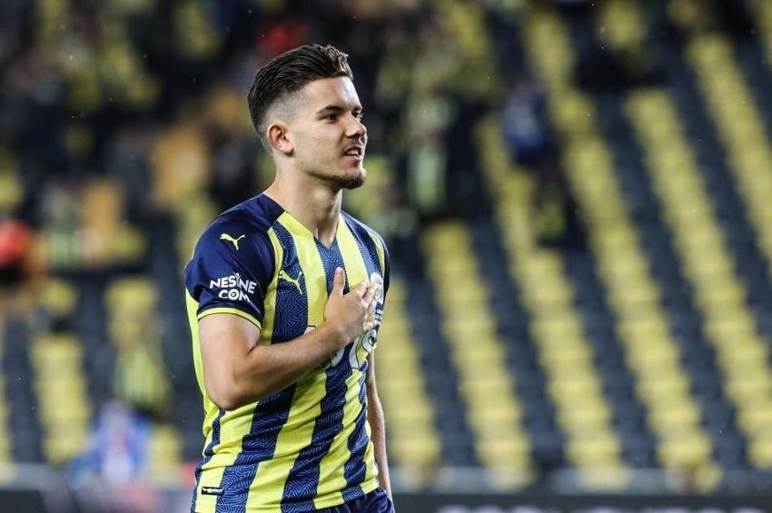 Derbi öncesi FLAŞ açıklama! Mesut Özil için 2.şok dalga! Affedilir diye beklenirken...