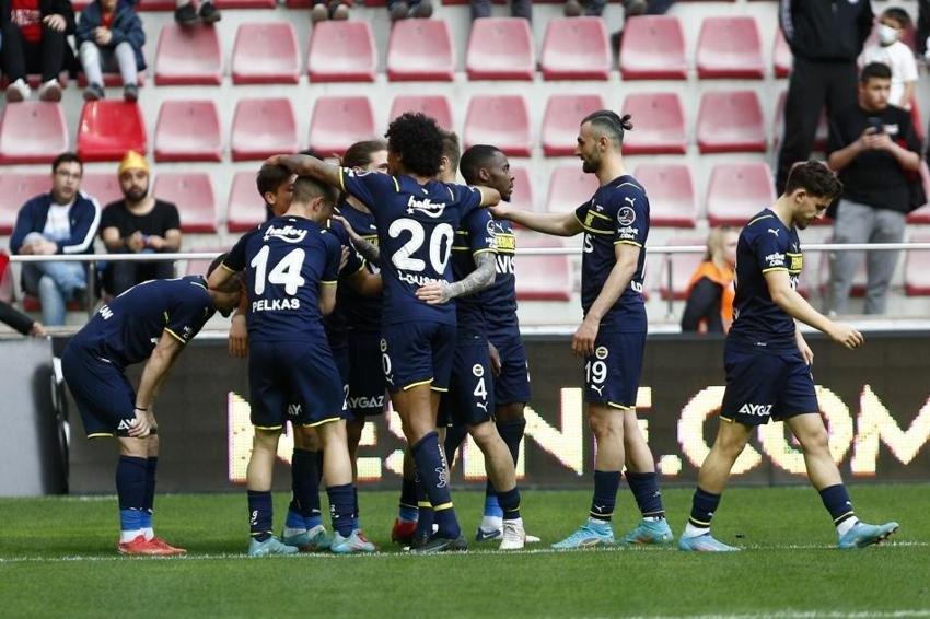 Derbi öncesi FLAŞ açıklama! Mesut Özil için 2.şok dalga! Affedilir diye beklenirken...
