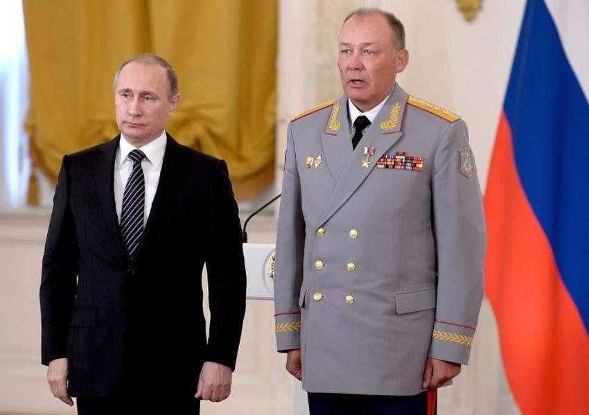 Ukrayna'nın doğusuna büyük bir saldırı gerçekleşebilir! 13 kilometrelik Rus askeri konvoyu uydudan görüntülendi...