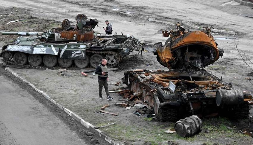 Ukrayna'nın doğusuna büyük bir saldırı gerçekleşebilir! 13 kilometrelik Rus askeri konvoyu uydudan görüntülendi...