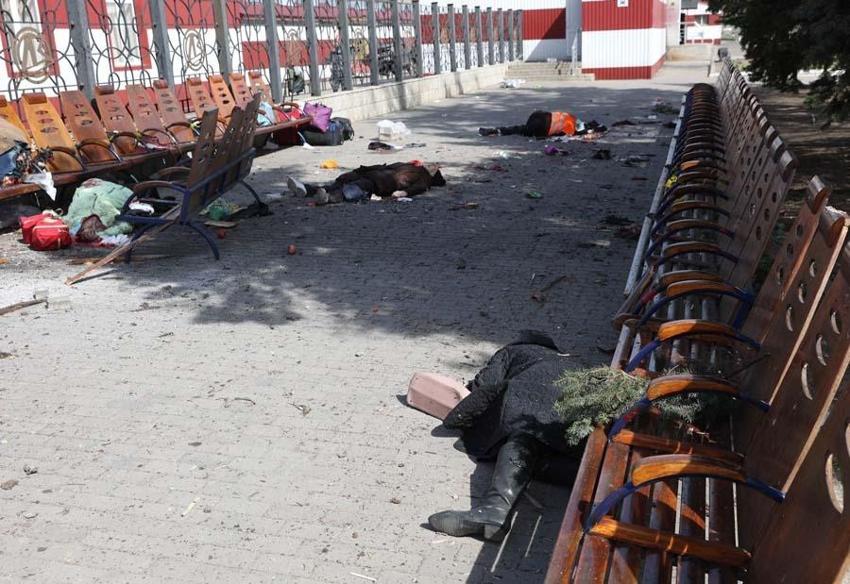 Ukrayna'nın doğusuna büyük bir saldırı gerçekleşebilir! 13 kilometrelik Rus askeri konvoyu uydudan görüntülendi...