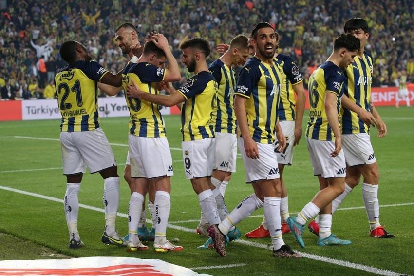 Torrent'in tazminatı hesaplandı! Dün akşam canlı yayında yeni teknik direktörü duyurdu