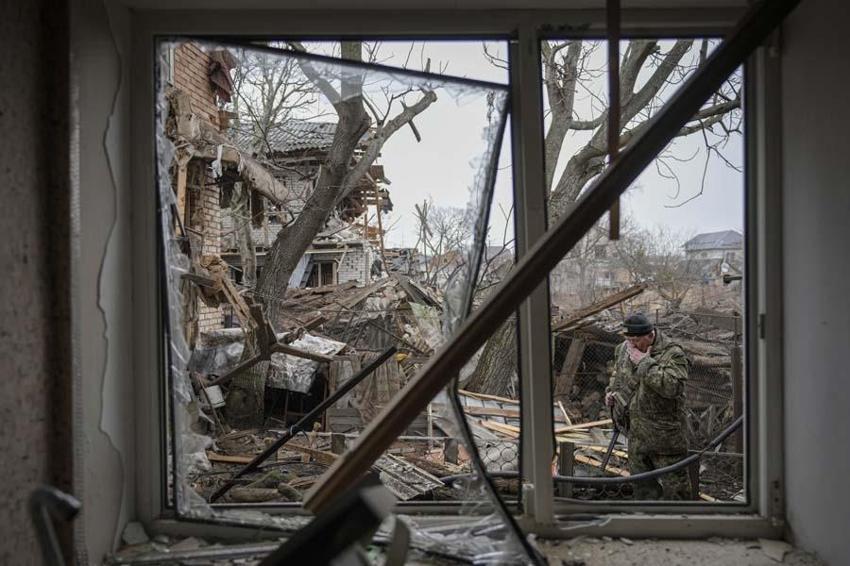 Ukrayna'nın doğusuna büyük bir saldırı gerçekleşebilir! 13 kilometrelik Rus askeri konvoyu uydudan görüntülendi...