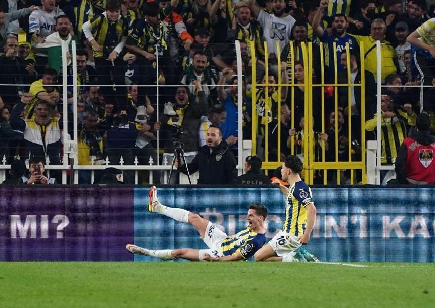 G.Saray'daki derbi skandalı açıkladı! Barcelona ve Beşiktaş maçlarından sonra Burak Elmas...