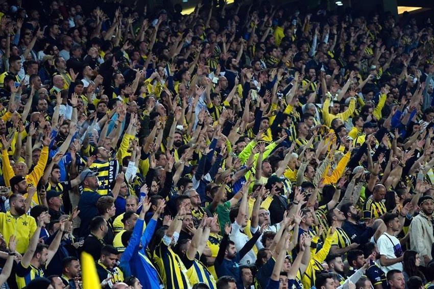 G.Saray'daki derbi skandalı açıkladı! Barcelona ve Beşiktaş maçlarından sonra Burak Elmas...