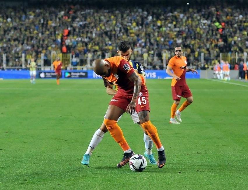 G.Saray'daki derbi skandalı açıkladı! Barcelona ve Beşiktaş maçlarından sonra Burak Elmas...