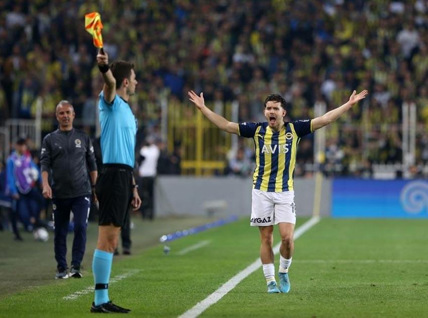 G.Saray'daki derbi skandalı açıkladı! Barcelona ve Beşiktaş maçlarından sonra Burak Elmas...