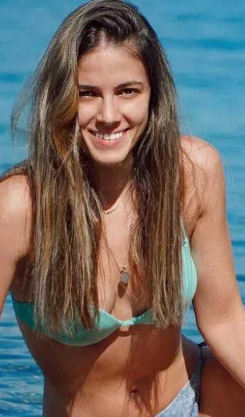 Survivor Anıl Berk Baki'nin sevgilisi İlayda Oral aşka geldi! Dudak dudağa poz...