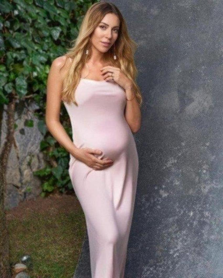 Sinem Kobal ile Kenan İmirzalıoğlu'nun yürüyüş keyfi!