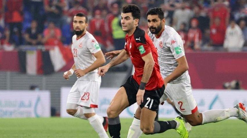 Gözlerinin yaşına bakmıyor! Canlı yayında açıkladı 4 kadro dışı daha