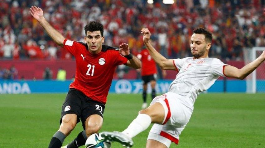 Gözlerinin yaşına bakmıyor! Canlı yayında açıkladı 4 kadro dışı daha