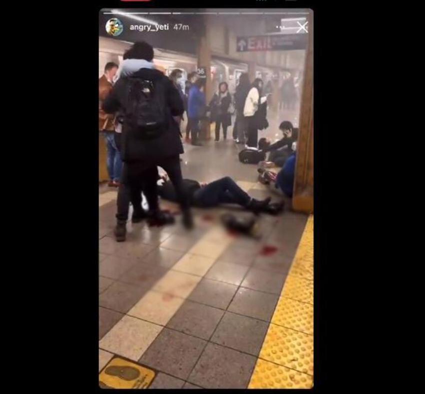 New York metrosunda kanlı saldırı!