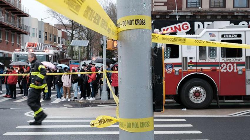 New York metrosunda kanlı saldırı!