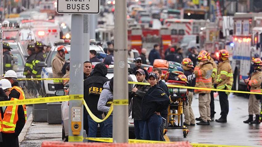 New York metrosunda kanlı saldırı!