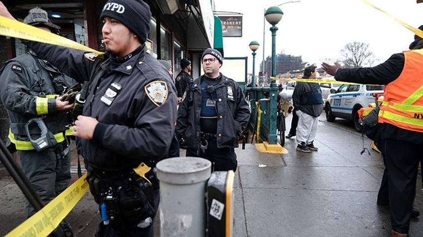 New York metrosunda kanlı saldırı!