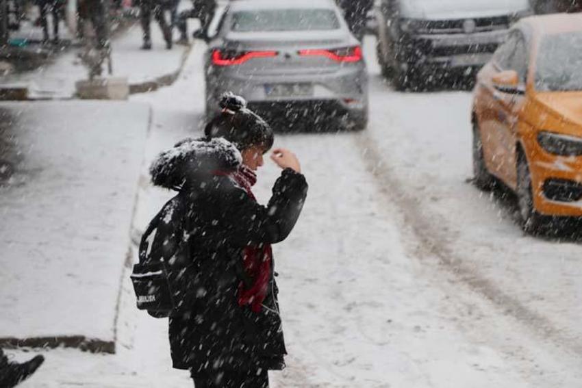 Meteoroloji'den son dakika kuvvetli kar yağışı uyarısı! Nisan'da kar alarmı, 'sürpriz' diyerek açıkladı! Çok sayıda ilde...