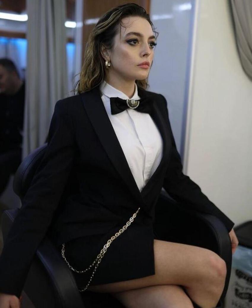 Melis Sezen gizemli erkek arkadaşıyla yakalandı! Şaşkınlığını gizleyemedi...
