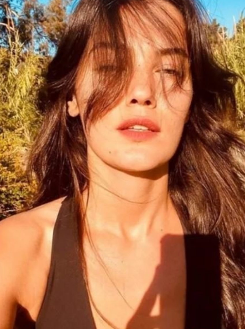 Yargı'nın Ceylin'i Pınar Deniz mini şortlu pozlarıyla Instagram'ı salladı! "Kuzu ile ilk tatilimize çıkmışızdır"