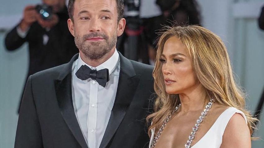 Jennifer Lopez'e köpük banyosunda evlilik teklifi!
