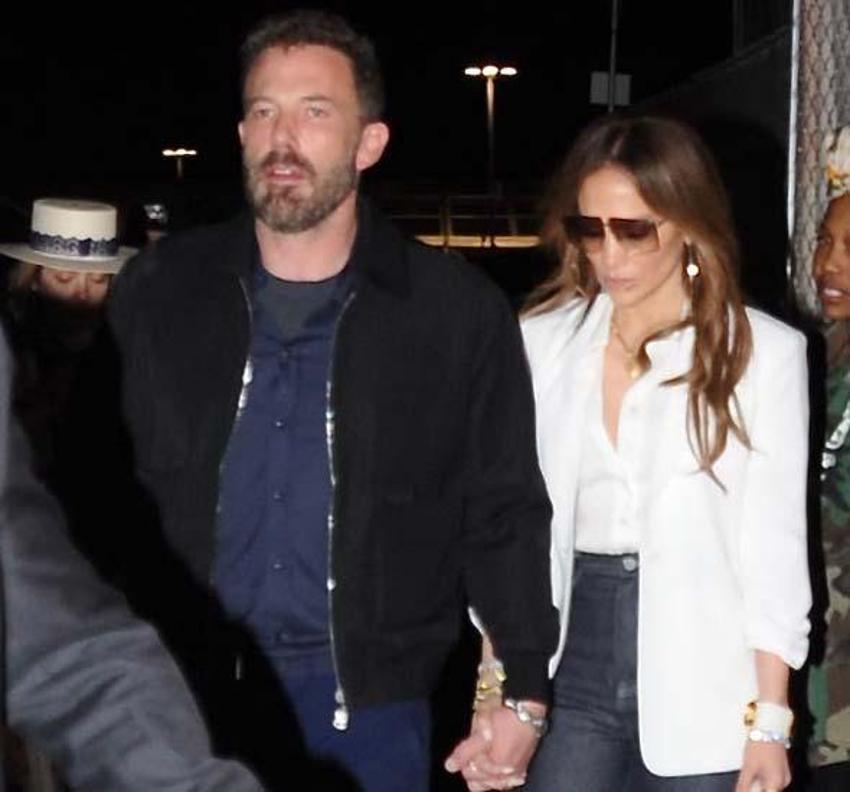 Jennifer Lopez'e köpük banyosunda evlilik teklifi!