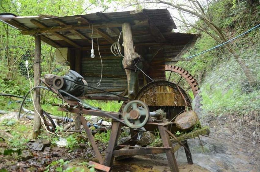 Elektrik faturasını yüzde 66 düşürdü! Elektrik ihtiyacının büyük kısmını bedava karşılıyor, kurduğu o sistem ile...
