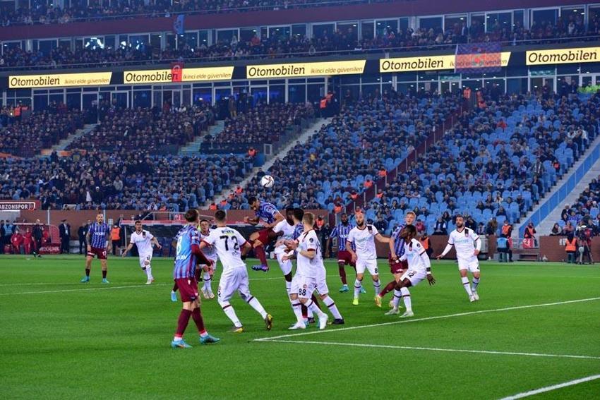 Trabzon'da terihite bir ilk yaşandı! Abdullah Avcı sert çıktı...