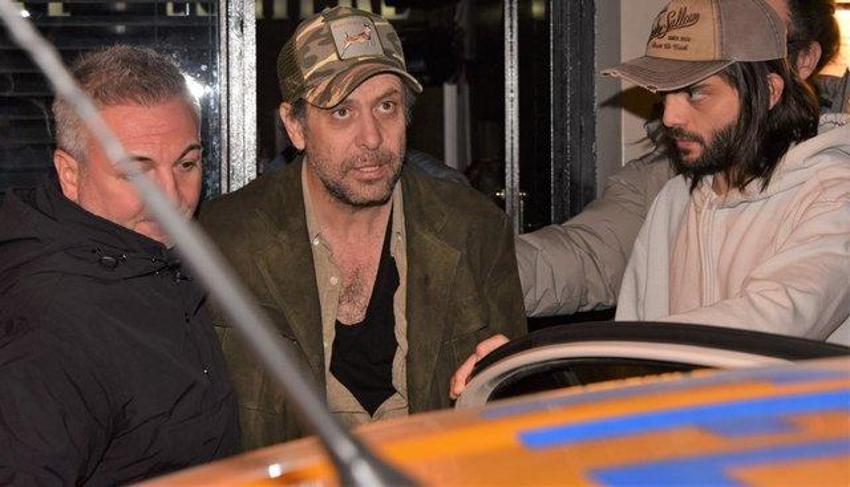 Nejat İşler alkolü fazla kaçırınca hakaretler yağdırdı! Basın mensuplarına çirkin hareket