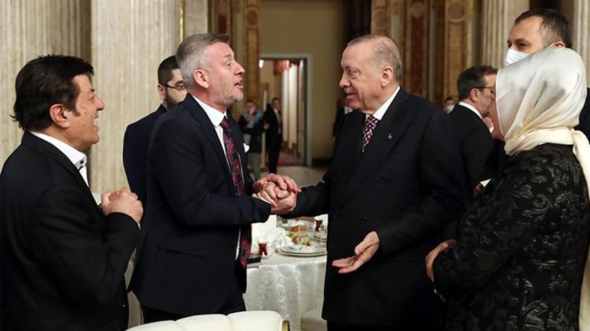 Cumhurbaşkanı Erdoğan, ünlü sanatçılarla iftarda bir araya geldi