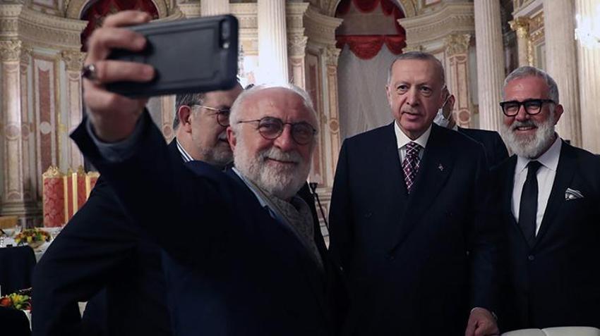 Cumhurbaşkanı Erdoğan, ünlü sanatçılarla iftarda bir araya geldi