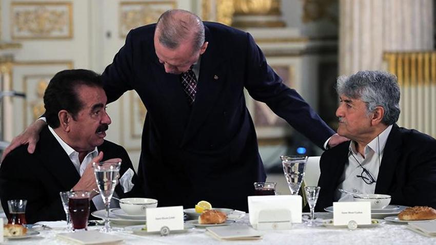 Cumhurbaşkanı Erdoğan, ünlü sanatçılarla iftarda bir araya geldi