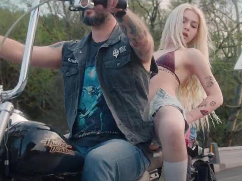 Aleyna Tilki'den Cüneyt Özdemir'in eleştirisine yanıt: Yurt dışında yaşasa da...