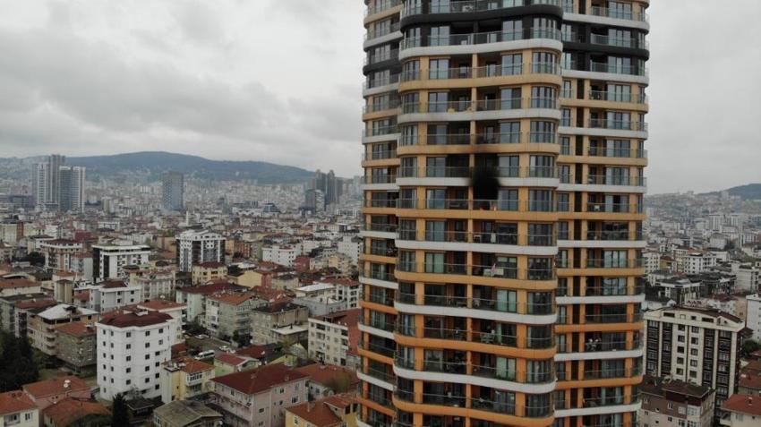 Kartal’da 34 katlı binada yangın