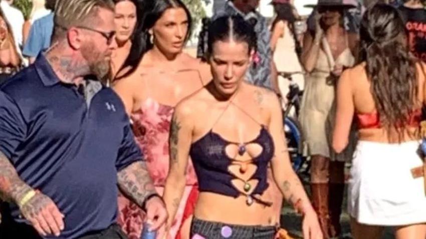 Coachella Festivali'nde ünlülerden cesur kıyafetler!