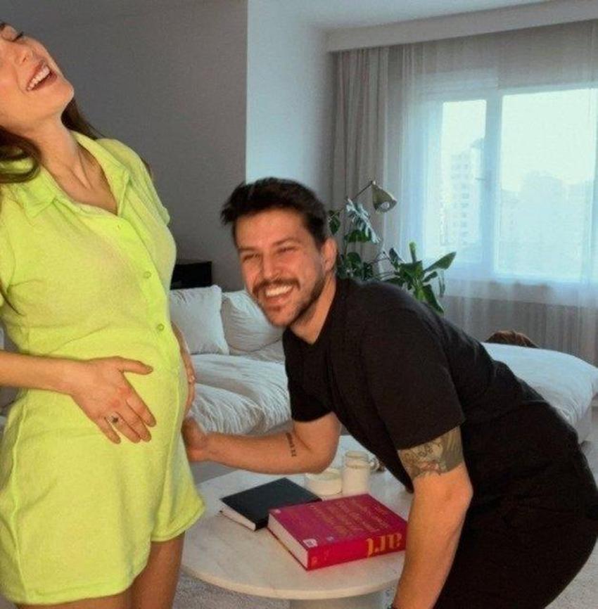 Fulya Zenginer anne olmak için gün sayıyor! Eşiyle kamera karşısına geçti...