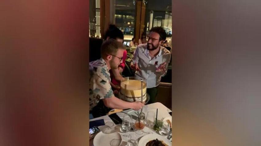 MasterChef'in ünlü şefi Danilo Zanna yeni sevgilisiyle sarmaş dolaş!