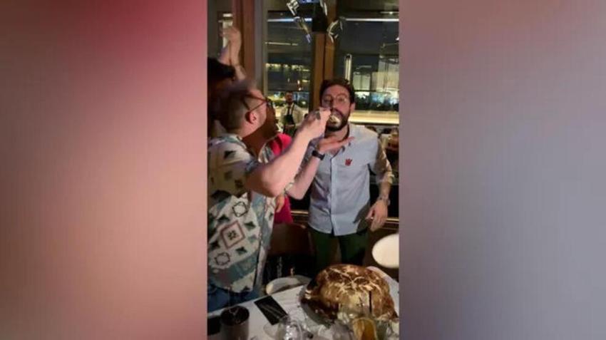 MasterChef'in ünlü şefi Danilo Zanna yeni sevgilisiyle sarmaş dolaş!